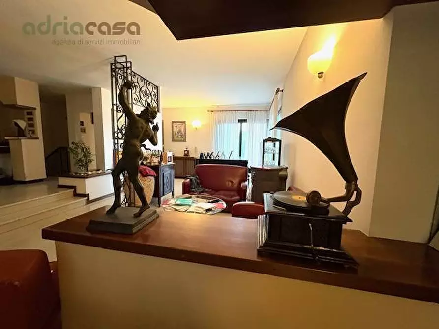 Immagine 8 di Villa in vendita  in Via Camilluccia a Misano Adriatico