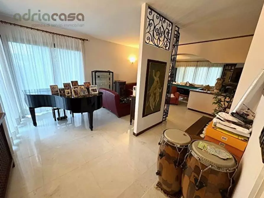 Immagine 3 di Villa in vendita  in Via Camilluccia a Misano Adriatico