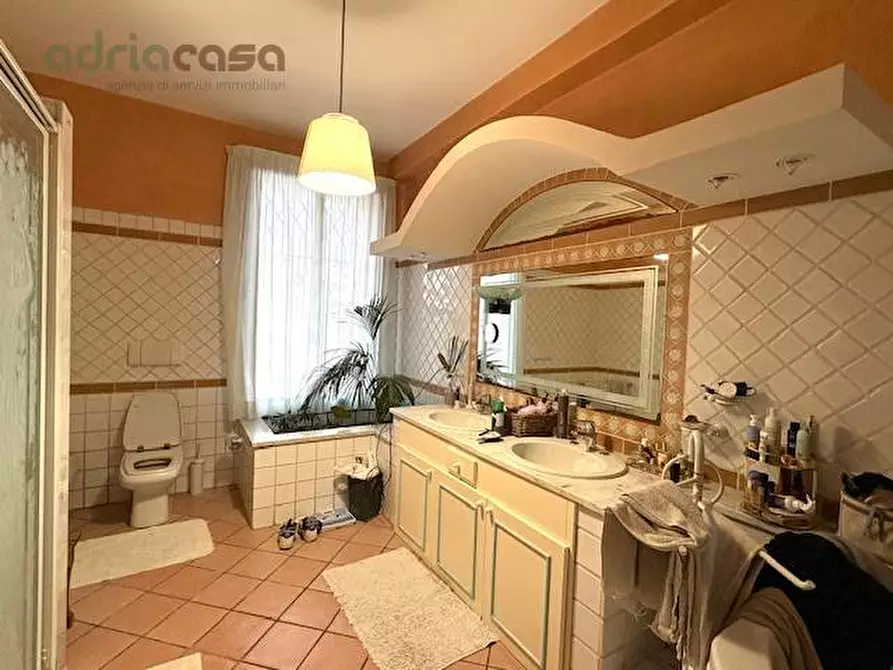 Immagine 13 di Villa in vendita  in Via Camilluccia a Misano Adriatico