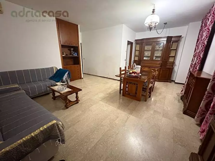 Immagine 2 di Appartamento in vendita  in Piazza Mercato a Cattolica