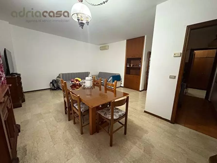 Immagine 4 di Appartamento in vendita  in Piazza Mercato a Cattolica