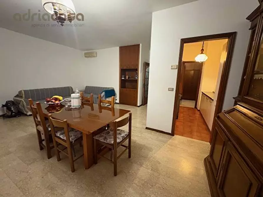 Immagine 1 di Appartamento in vendita  in Piazza Mercato a Cattolica