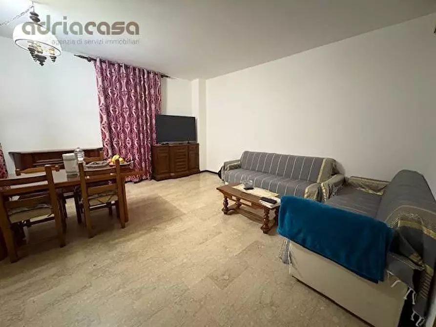 Immagine 5 di Appartamento in vendita  in Piazza Mercato a Cattolica