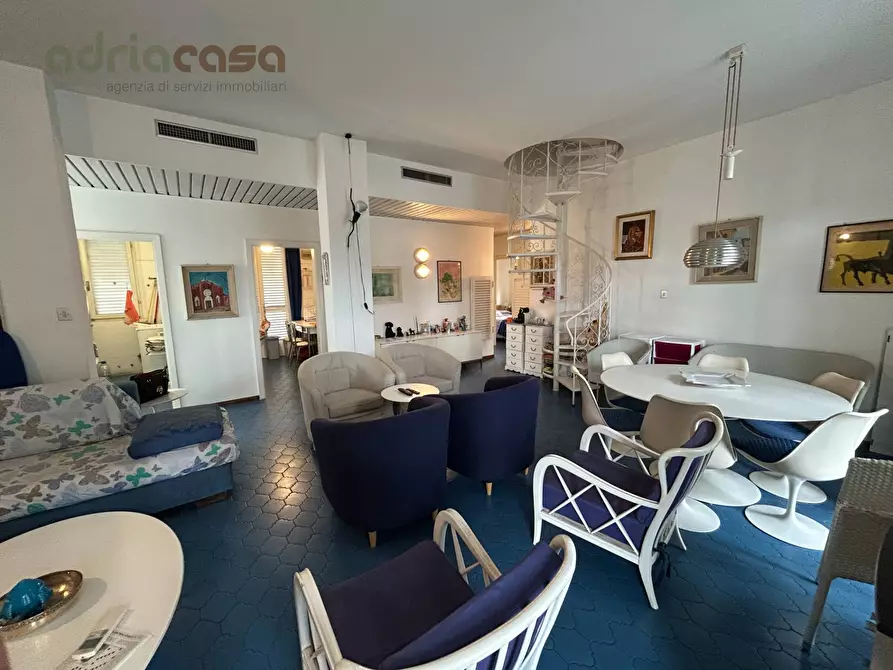 Immagine 3 di Appartamento in vendita  in Viale Dante Alighieri a Riccione