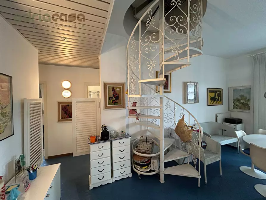 Immagine 10 di Villa in vendita  in Via d'Annunzio a Riccione