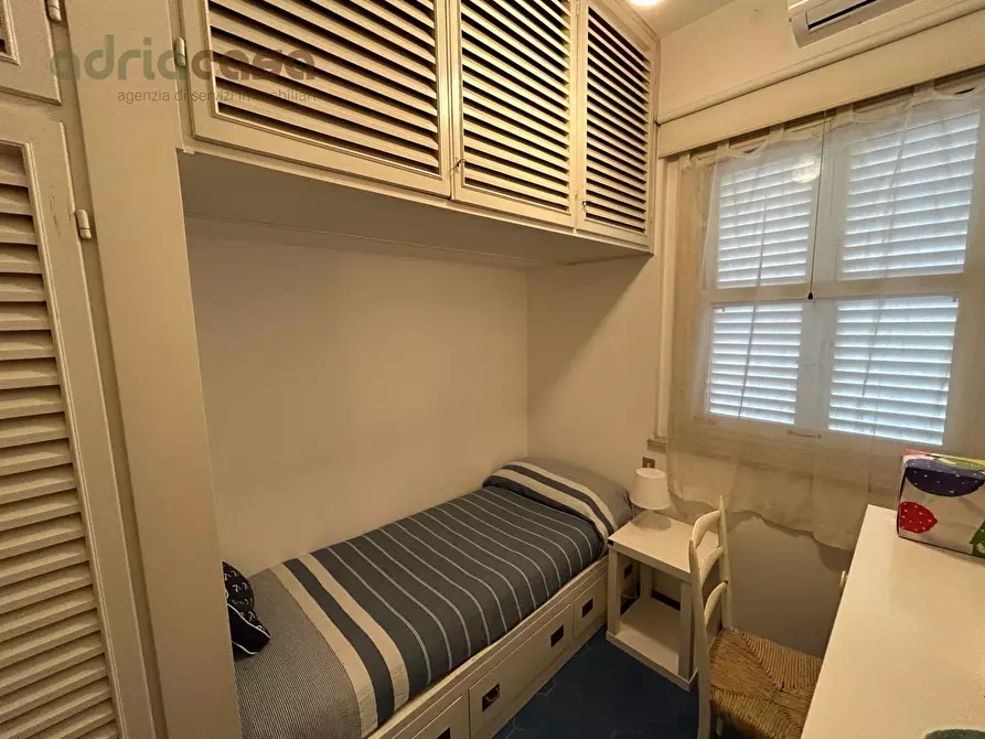 Immagine 13 di Villa in vendita  in Via d'Annunzio a Riccione