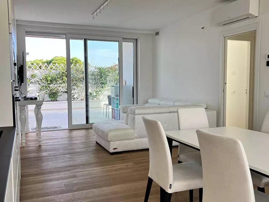 Immagine 6 di Appartamento in vendita  in Viale Emilia a Riccione