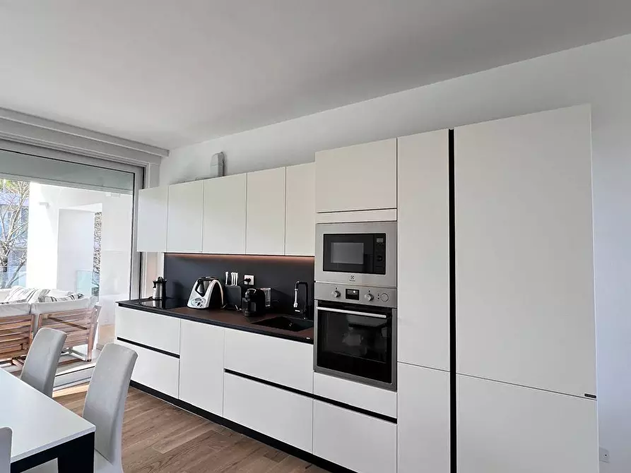 Immagine 9 di Appartamento in vendita  in Viale Emilia a Riccione