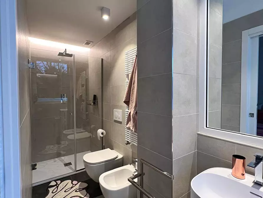 Immagine 11 di Appartamento in vendita  in Viale Emilia a Riccione