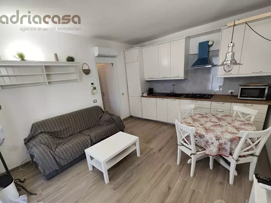 Immagine 2 di Appartamento in affitto  in Viale Tasso a Riccione