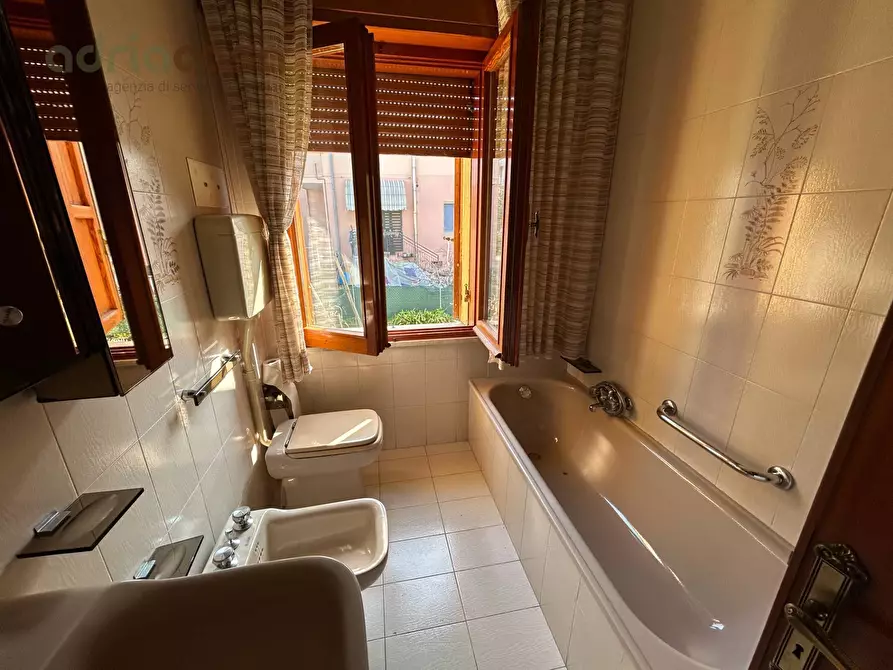 Immagine 9 di Casa indipendente in vendita  in Viale Portofino a Riccione