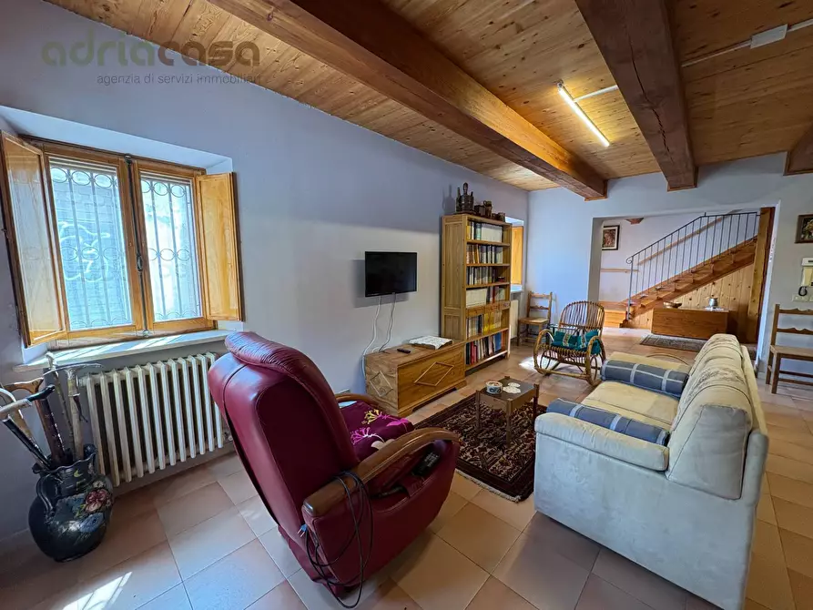 Immagine 3 di Casa indipendente in affitto  in Via Indipendenza a Monte Colombo