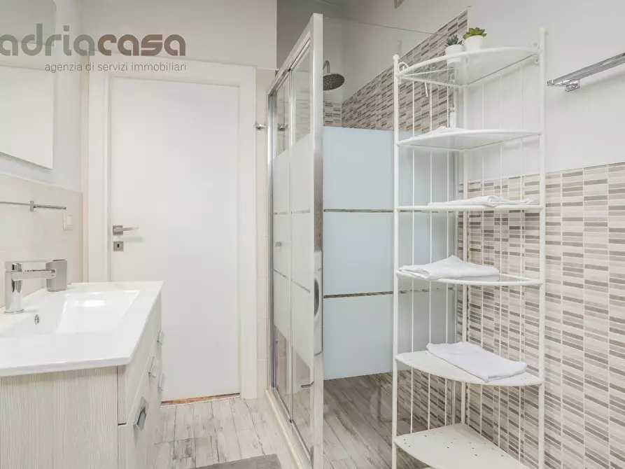 Immagine 17 di Appartamento in affitto  in Viale Verdi a Riccione