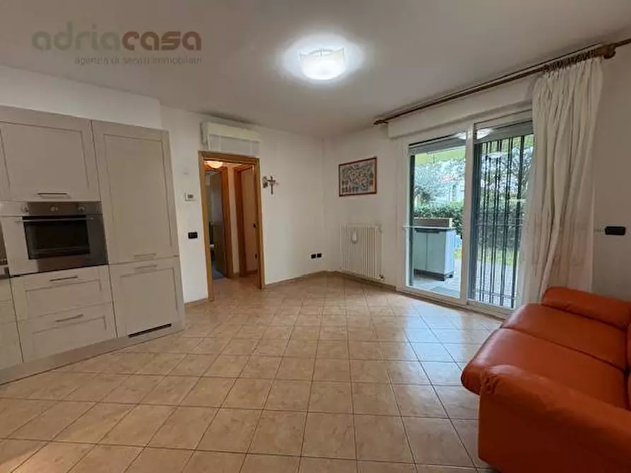 Immagine 3 di Appartamento in vendita  in Via Del Giglio a Cattolica
