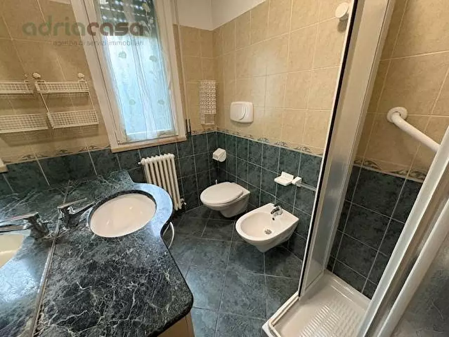 Immagine 8 di Appartamento in vendita  in Via Del Giglio a Cattolica