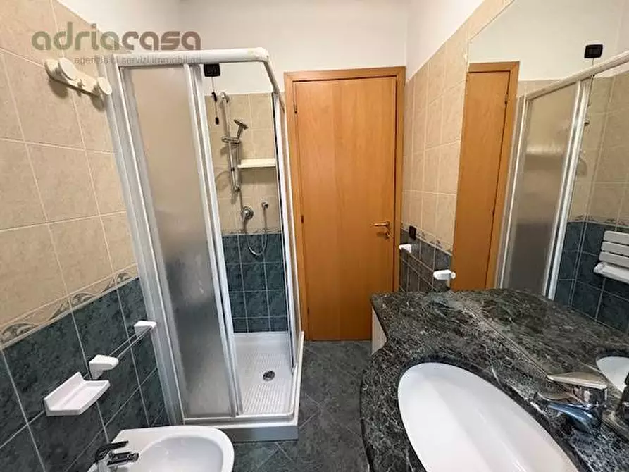 Immagine 9 di Appartamento in vendita  in Via Del Giglio a Cattolica