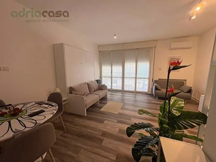 Immagine 2 di Appartamento in affitto  in Viale Dante Alighieri a Riccione