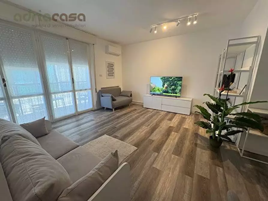 Immagine 3 di Appartamento in affitto  in Viale Dante Alighieri a Riccione