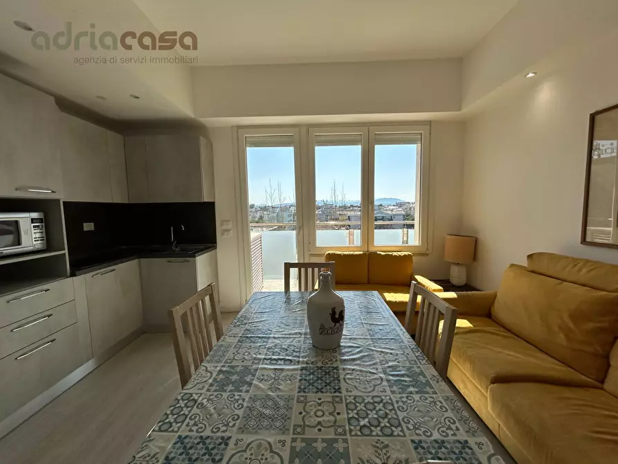 Immagine 1 di Appartamento in affitto  in Viale D'Annunzio a Riccione