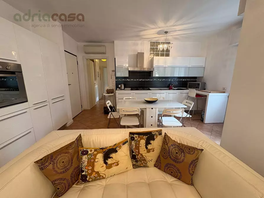 Immagine 7 di Appartamento in affitto  in Viale Emilia a Riccione