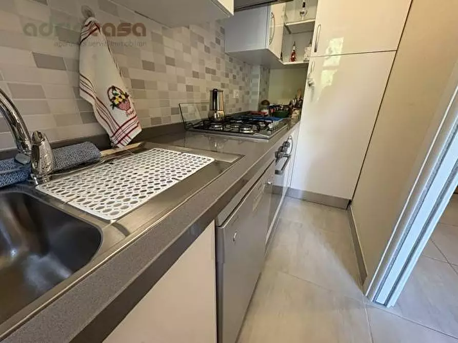 Immagine 4 di Appartamento in vendita  in Corso Fratelli Cervi a Riccione