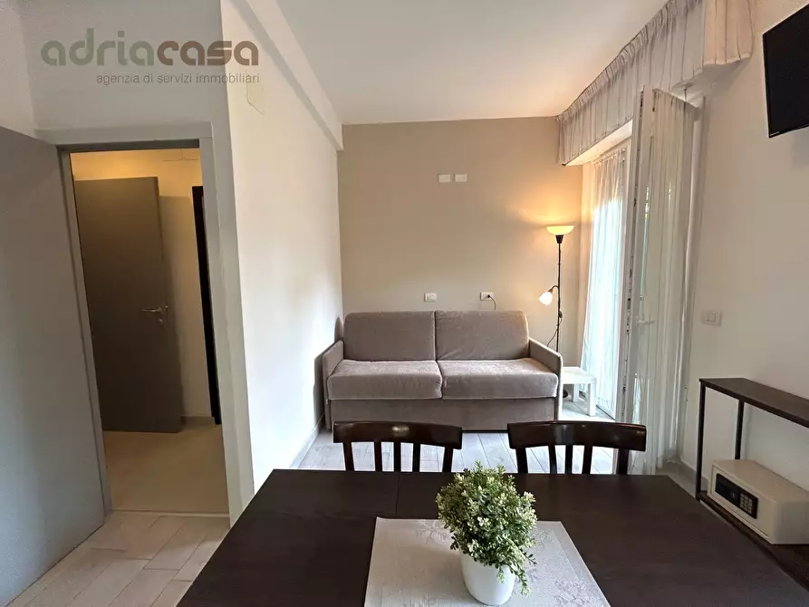 Immagine 3 di Appartamento in affitto  in Viale Dante Alighieri a Riccione