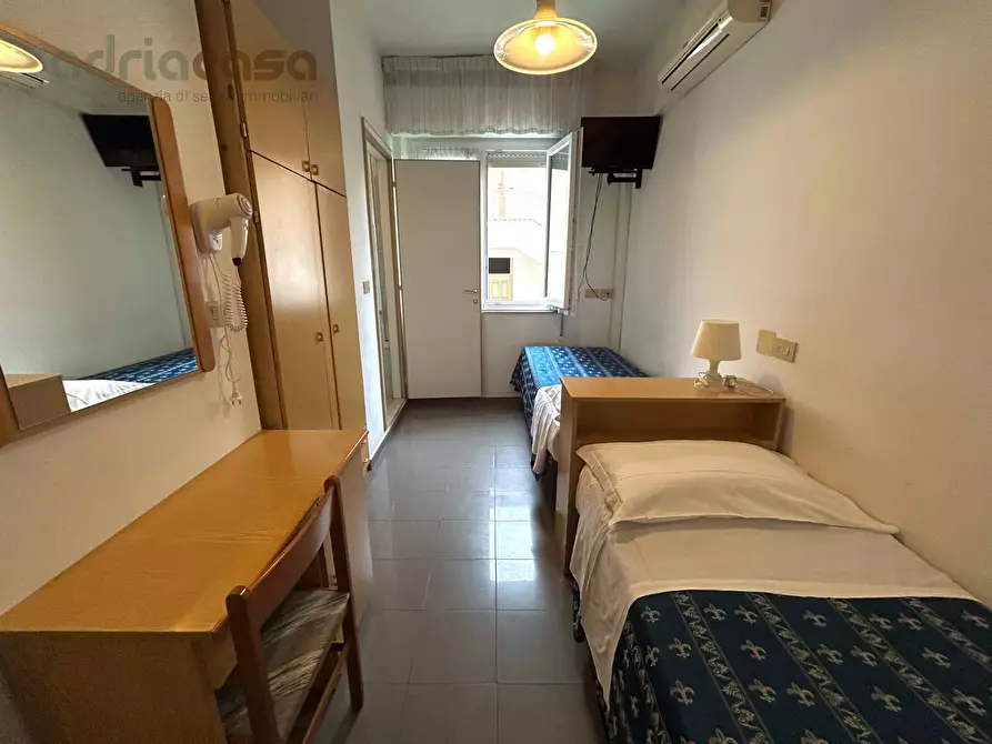 Immagine 14 di Appartamento in affitto  in Viale Dante Alighieri a Riccione