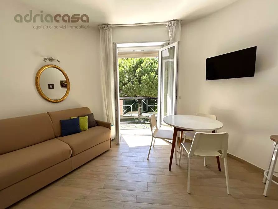Immagine 1 di Appartamento in affitto  in Viale Dante Alighieri a Riccione