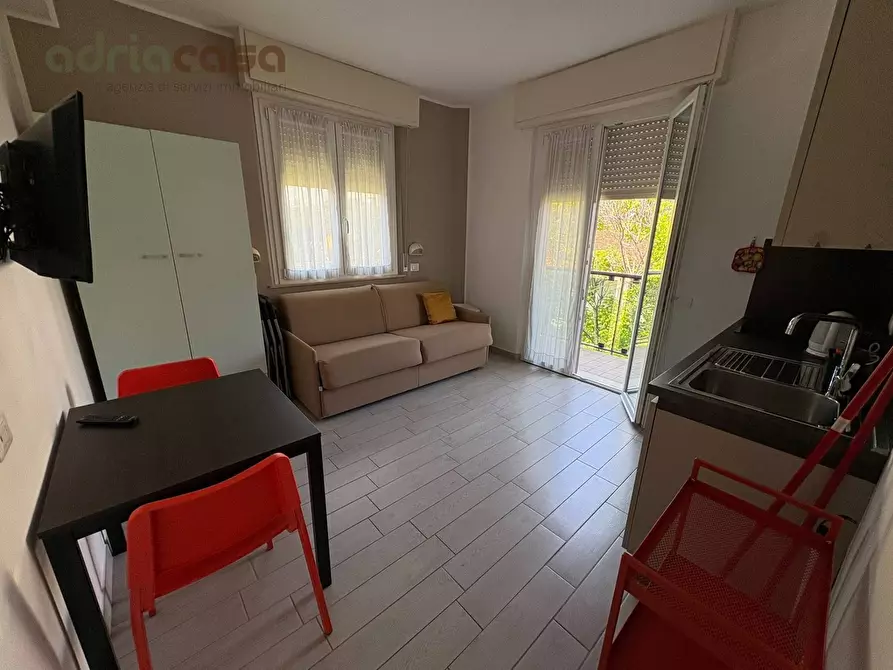 Immagine 1 di Appartamento in affitto  in Viale Dante Alighieri a Riccione