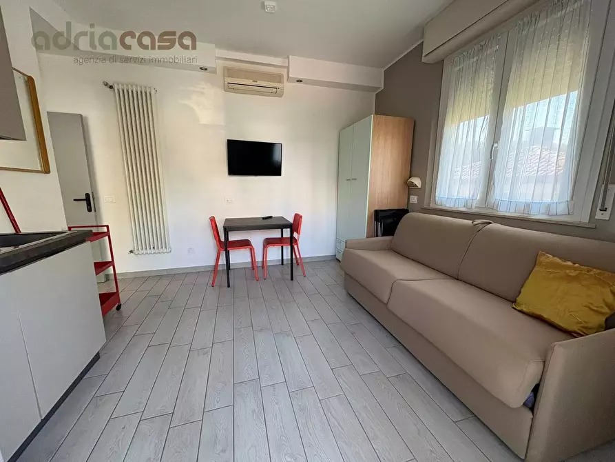Immagine 3 di Appartamento in affitto  in Viale Dante Alighieri a Riccione