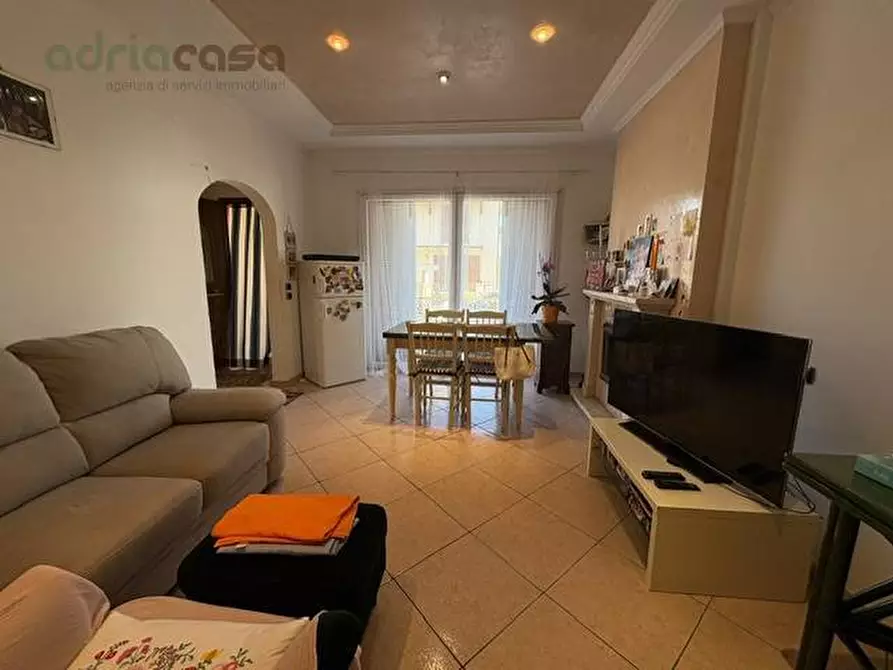 Immagine 2 di Villa in vendita  in Viale Malta a Riccione