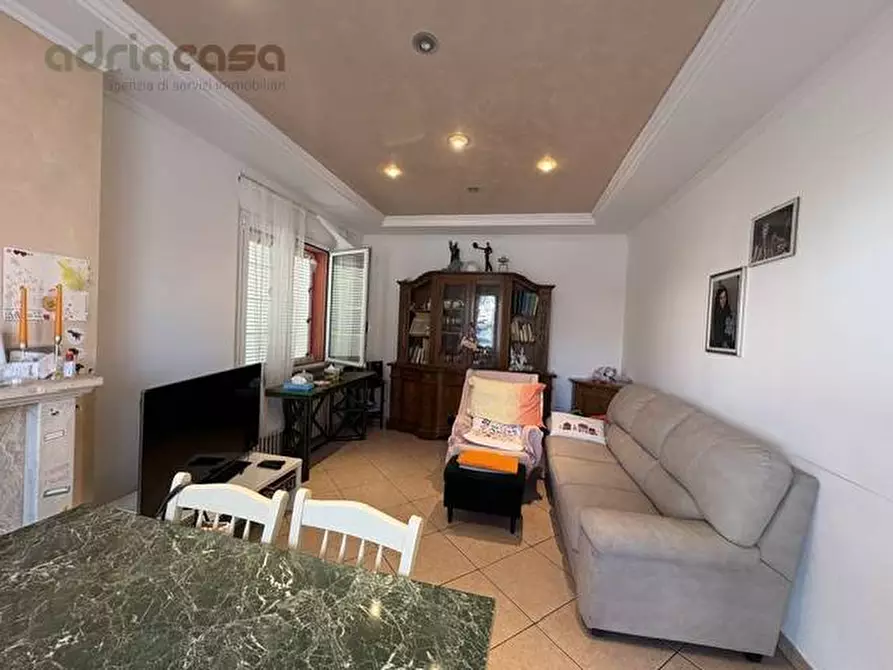 Immagine 3 di Villa in vendita  in Viale Malta a Riccione