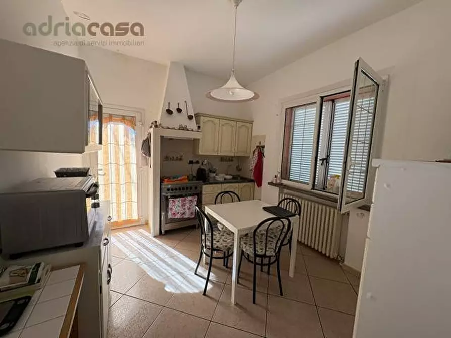 Immagine 4 di Villa in vendita  in Viale Malta a Riccione