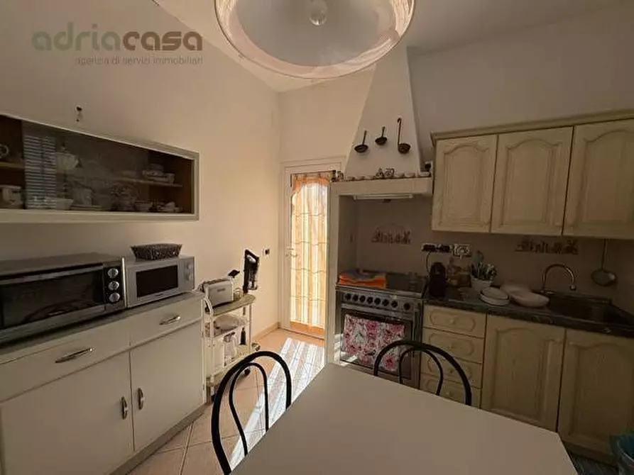 Immagine 5 di Villa in vendita  in Viale Malta a Riccione