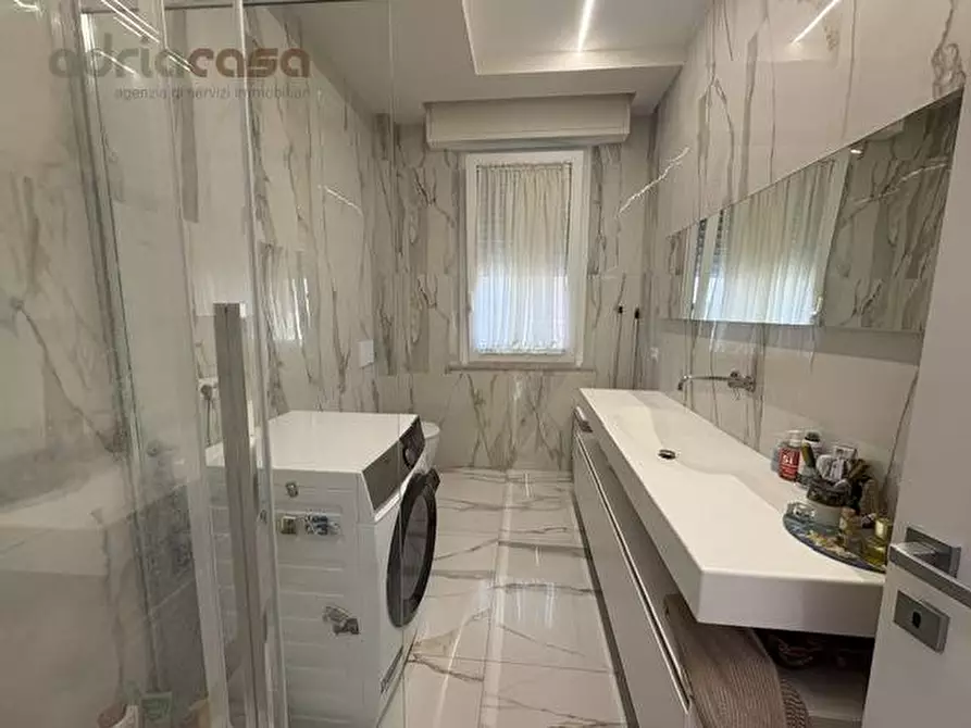 Immagine 11 di Appartamento in vendita  in Viale Regina Elena a Rimini