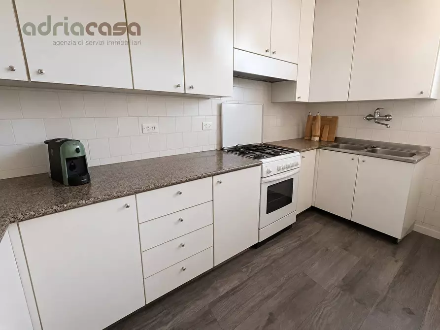 Immagine 2 di Appartamento in vendita  in Via Marte a Rimini