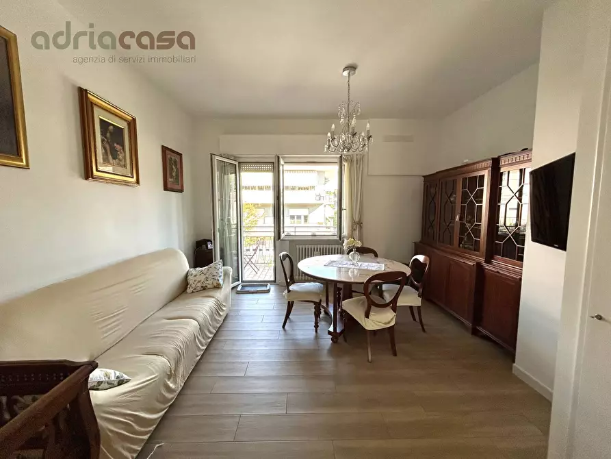 Immagine 1 di Appartamento in vendita  in Viale Emilia a Riccione