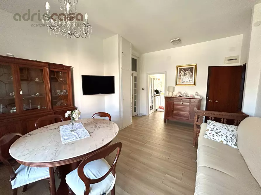 Immagine 3 di Appartamento in vendita  in Viale Emilia a Riccione