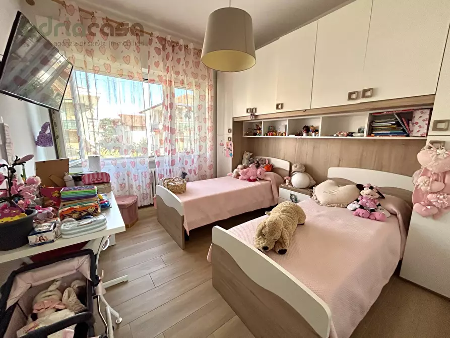 Immagine 11 di Appartamento in vendita  in Viale Emilia a Riccione