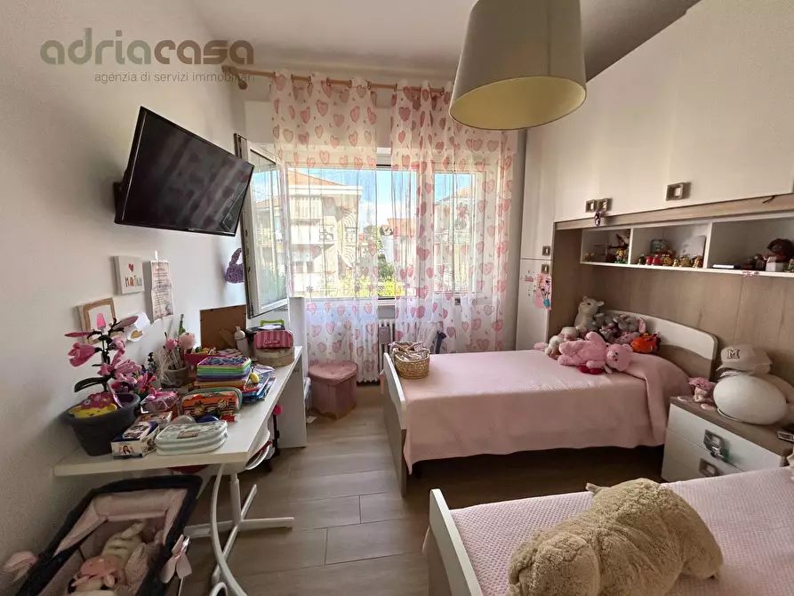 Immagine 12 di Appartamento in vendita  in Viale Emilia a Riccione