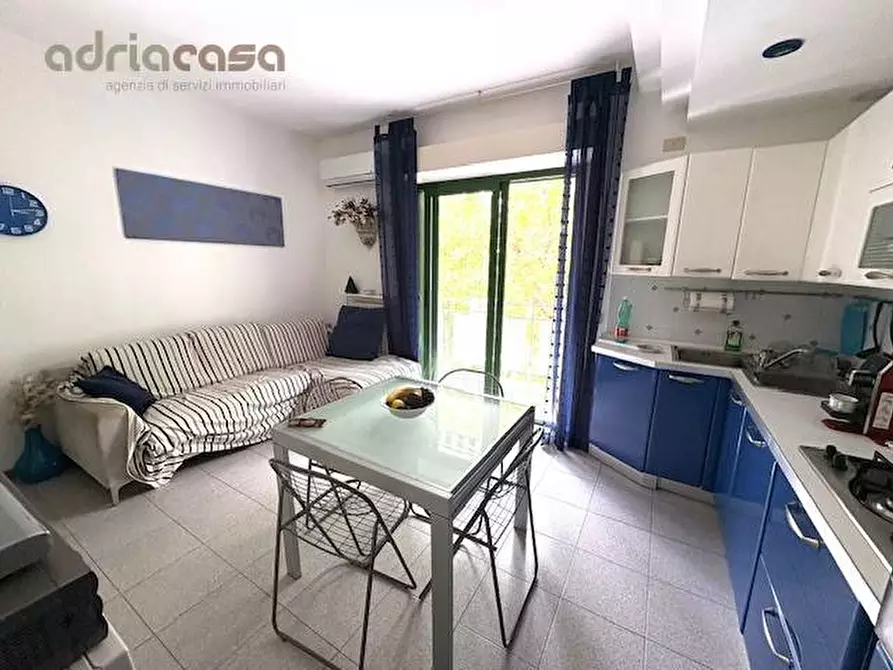 Immagine 2 di Appartamento in affitto  in Viale Trento Trieste a Riccione