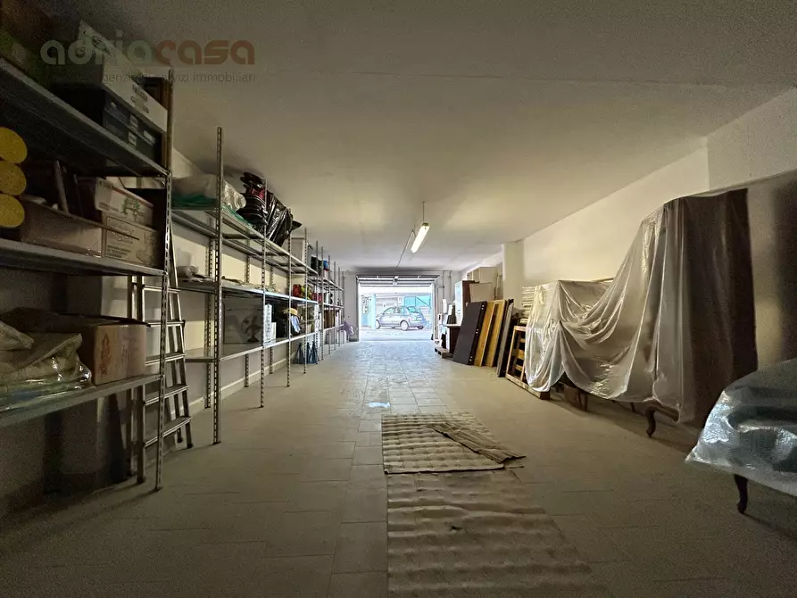 Immagine 3 di Box auto in affitto  in Viale Emilia a Riccione