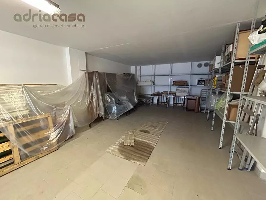 Immagine 4 di Box auto in affitto  in Viale Emilia a Riccione