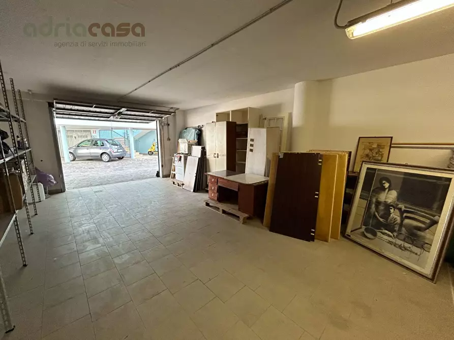 Immagine 5 di Box auto in affitto  in Viale Emilia a Riccione