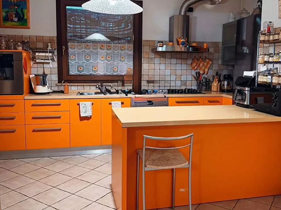 Immagine 2 di Villa in vendita  in Via Tavoleto a San Clemente