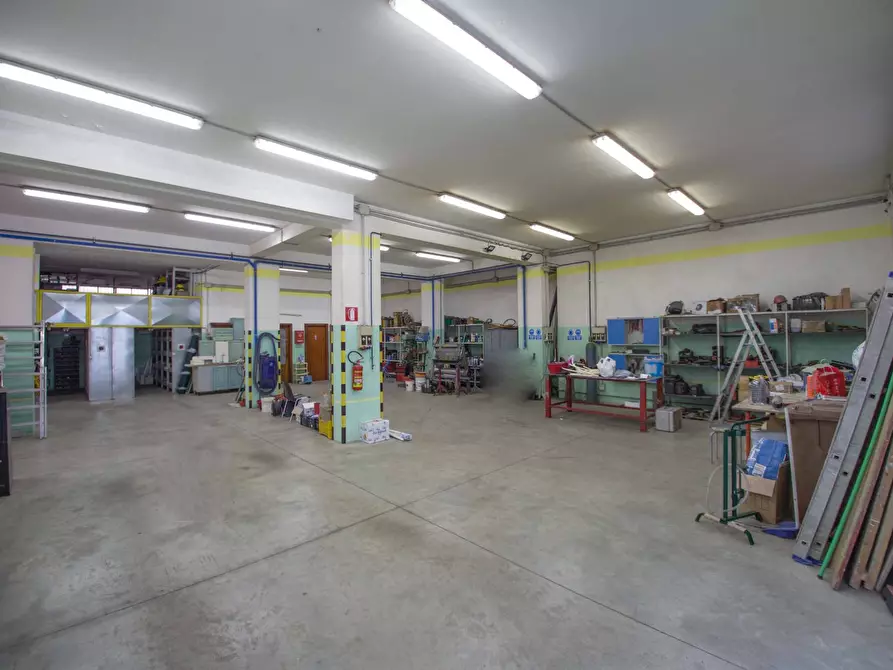 Immagine 5 di Laboratorio in vendita  in Via Tronto 42/44 a Pescara