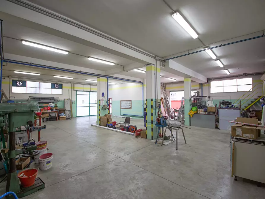 Immagine 10 di Laboratorio in vendita  in Via Tronto 42/44 a Pescara