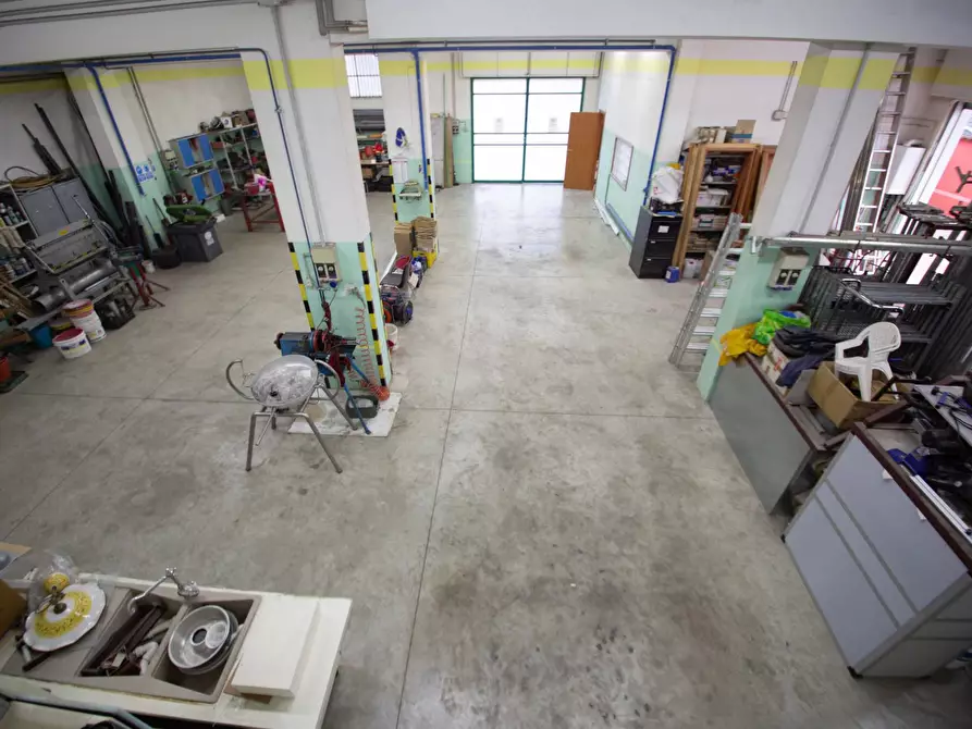 Immagine 8 di Laboratorio in vendita  in Via Tronto 42/44 a Pescara