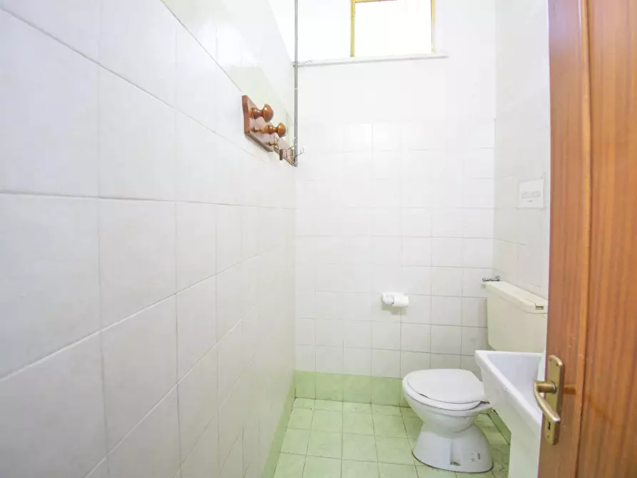 Immagine 13 di Laboratorio in vendita  in Via Tronto 42/44 a Pescara