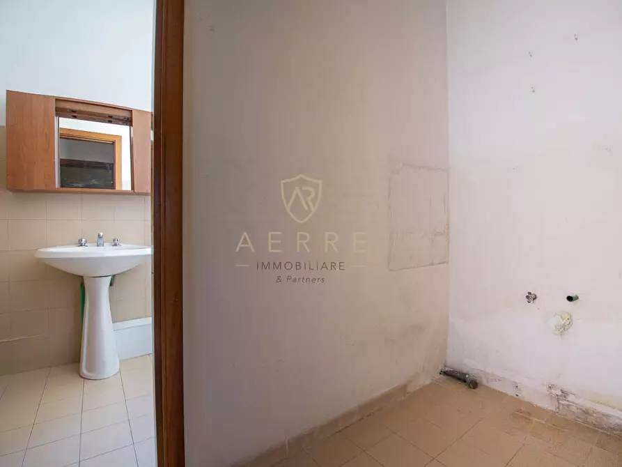 Immagine 10 di Ufficio in vendita  in Viale Benedetto Croce 147 a Chieti